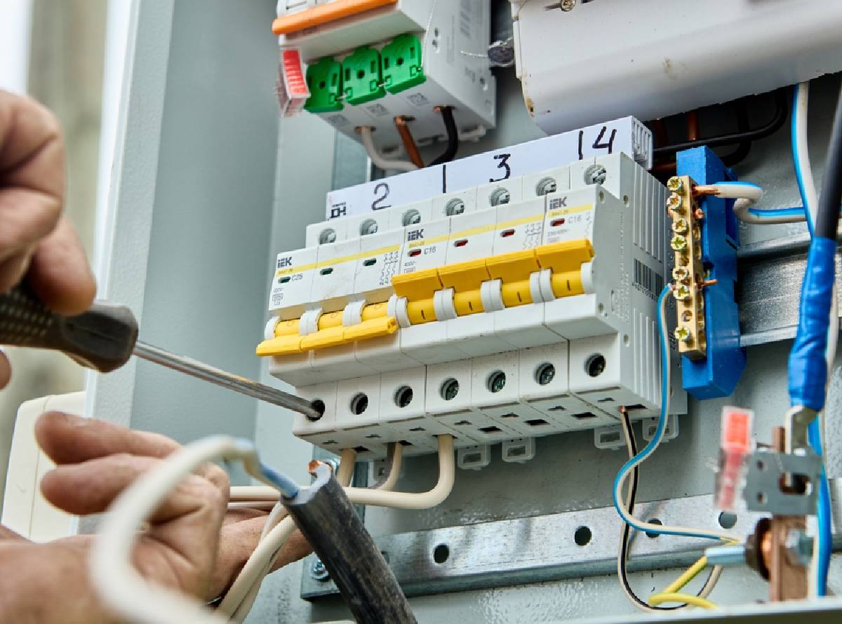 Electrician in Loughborough and Leicestershire